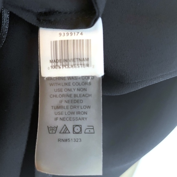 Vince Camuto Black Sleeveless Blouse SIZE: XS - Picture 7 of 7